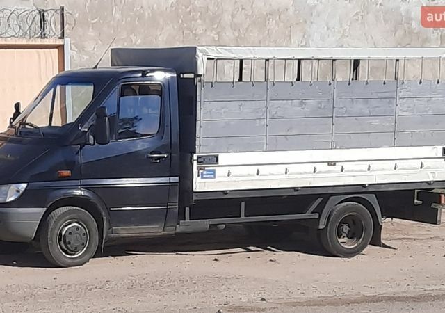 Черный Мерседес Sprinter, объемом двигателя 2.15 л и пробегом 339 тыс. км за 15500 $, фото 1 на Automoto.ua