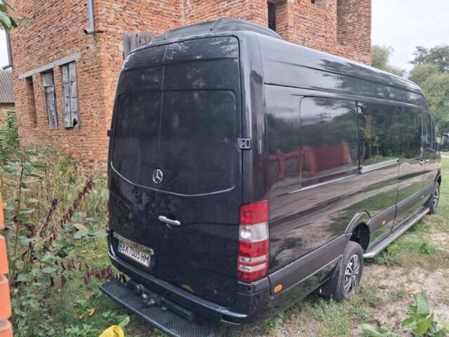 Черный Мерседес Sprinter, объемом двигателя 3 л и пробегом 700 тыс. км за 16889 $, фото 1 на Automoto.ua