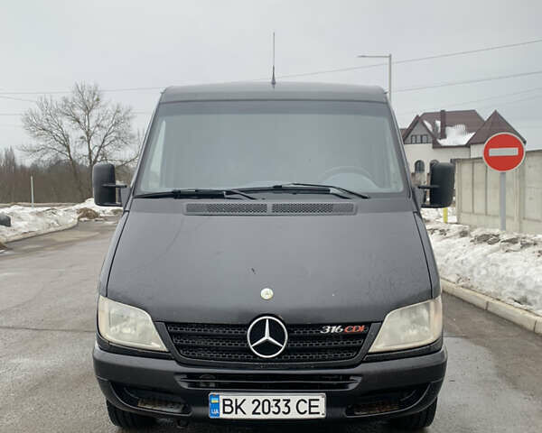 Чорний Мерседес Sprinter, об'ємом двигуна 2.7 л та пробігом 608 тис. км за 7800 $, фото 1 на Automoto.ua