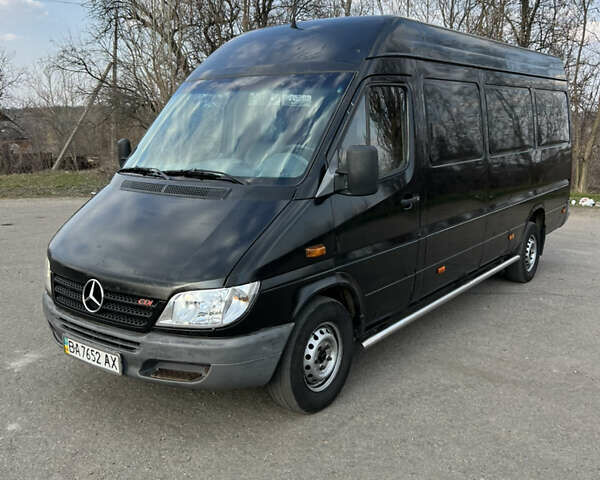 Черный Мерседес Sprinter, объемом двигателя 2.2 л и пробегом 720 тыс. км за 7900 $, фото 1 на Automoto.ua