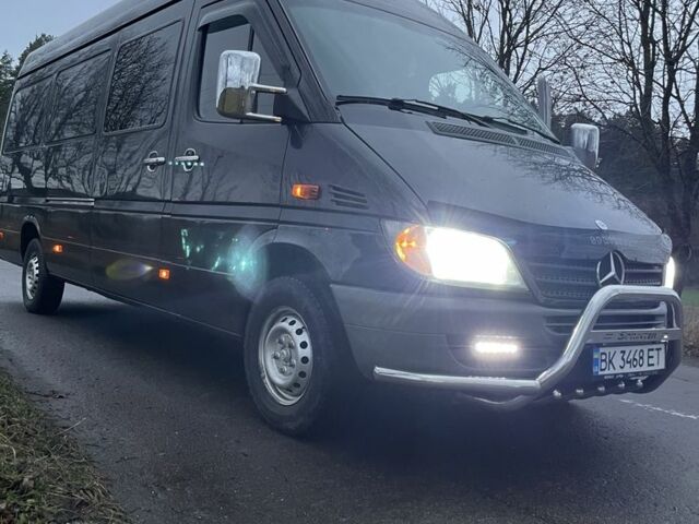 Чорний Мерседес Sprinter, об'ємом двигуна 2.1 л та пробігом 360 тис. км за 14500 $, фото 1 на Automoto.ua