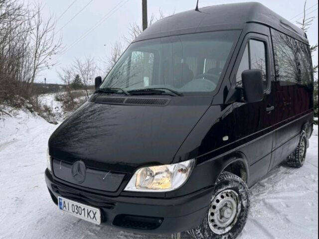 Черный Мерседес Sprinter, объемом двигателя 2.2 л и пробегом 505 тыс. км за 7200 $, фото 1 на Automoto.ua