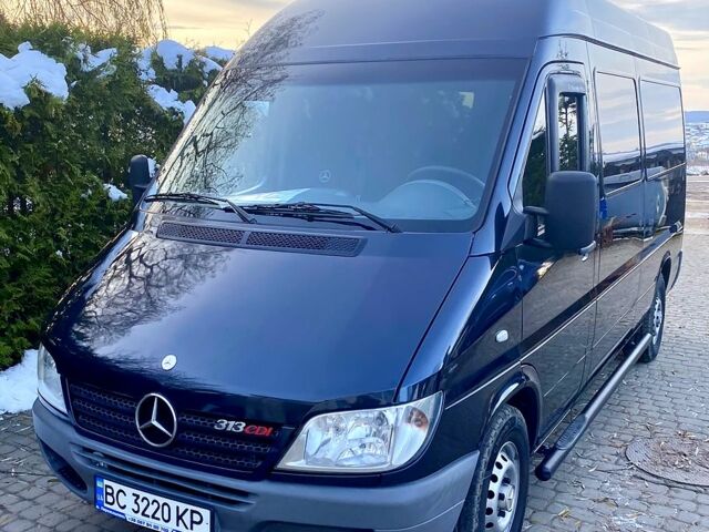 Черный Мерседес Sprinter, объемом двигателя 2.1 л и пробегом 350 тыс. км за 13999 $, фото 1 на Automoto.ua