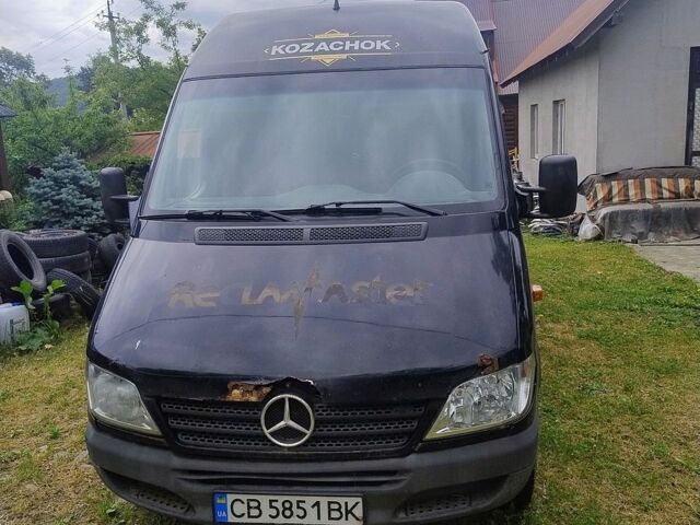 Черный Мерседес Sprinter, объемом двигателя 2.1 л и пробегом 416 тыс. км за 4600 $, фото 1 на Automoto.ua