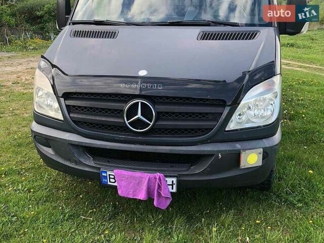 Черный Мерседес Sprinter, объемом двигателя 2.2 л и пробегом 564 тыс. км за 11500 $, фото 1 на Automoto.ua