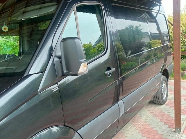 Черный Мерседес Sprinter, объемом двигателя 2.14 л и пробегом 330 тыс. км за 17000 $, фото 1 на Automoto.ua