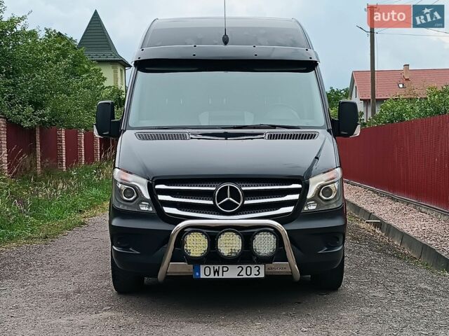 Черный Мерседес Sprinter, объемом двигателя 3 л и пробегом 320 тыс. км за 27650 $, фото 1 на Automoto.ua