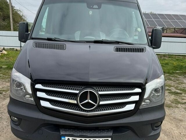 Черный Мерседес Sprinter, объемом двигателя 2.14 л и пробегом 700 тыс. км за 20999 $, фото 1 на Automoto.ua