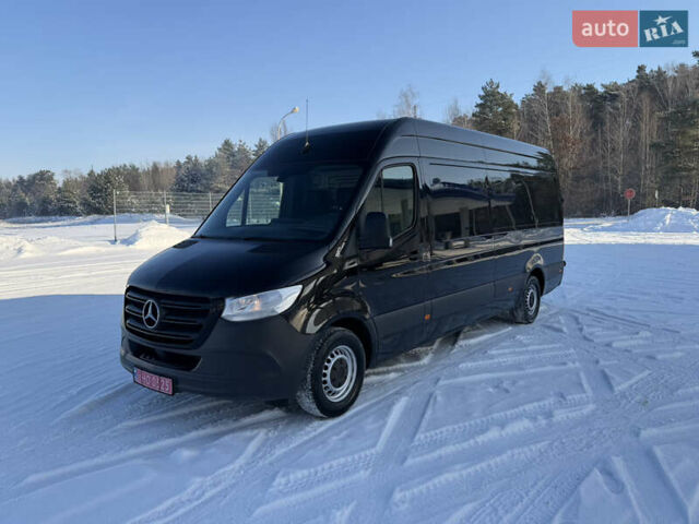 Черный Мерседес Sprinter, объемом двигателя 0 л и пробегом 328 тыс. км за 23900 $, фото 1 на Automoto.ua