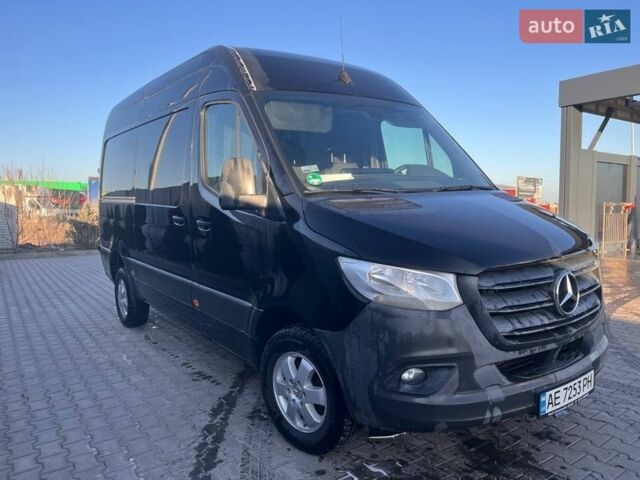Черный Мерседес Sprinter, объемом двигателя 2.1 л и пробегом 442 тыс. км за 25000 $, фото 1 на Automoto.ua