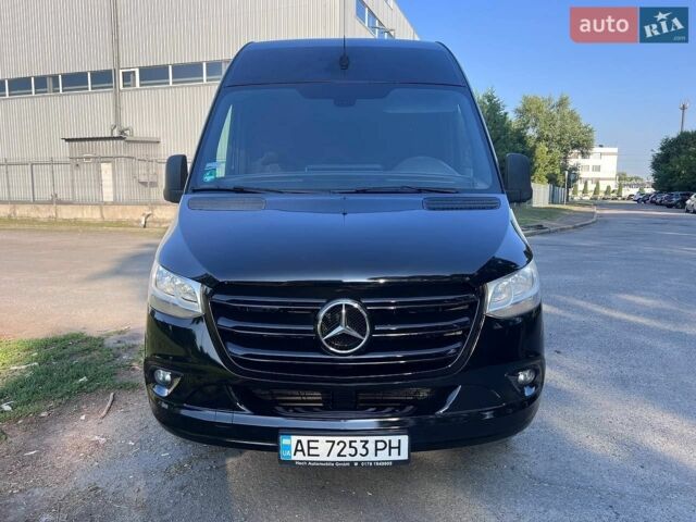 Черный Мерседес Sprinter, объемом двигателя 2.14 л и пробегом 442 тыс. км за 24900 $, фото 1 на Automoto.ua