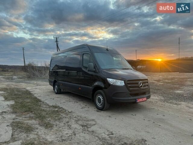 Черный Мерседес Sprinter, объемом двигателя 0 л и пробегом 300 тыс. км за 23500 $, фото 1 на Automoto.ua