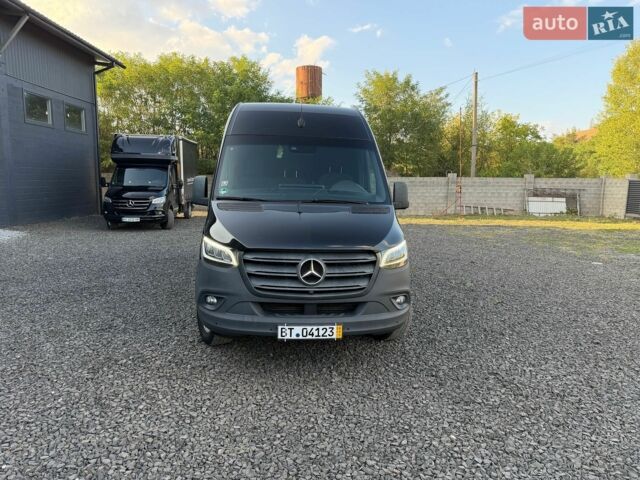 Черный Мерседес Sprinter, объемом двигателя 2.14 л и пробегом 440 тыс. км за 22990 $, фото 1 на Automoto.ua