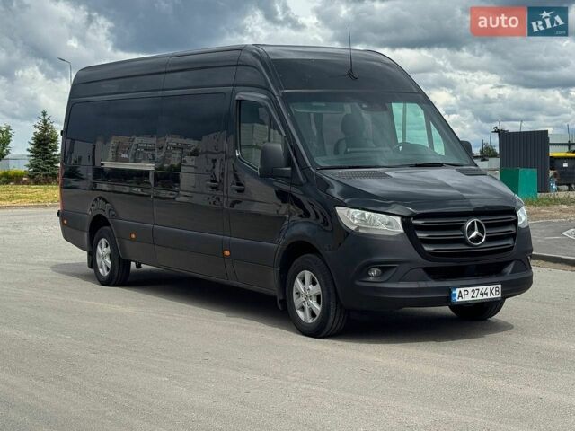 Черный Мерседес Sprinter, объемом двигателя 2.1 л и пробегом 253 тыс. км за 29999 $, фото 1 на Automoto.ua