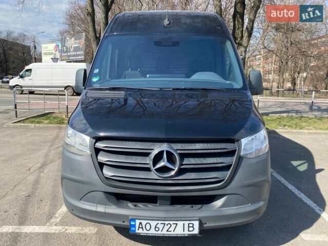 Черный Мерседес Sprinter, объемом двигателя 2.1 л и пробегом 302 тыс. км за 26000 $, фото 1 на Automoto.ua