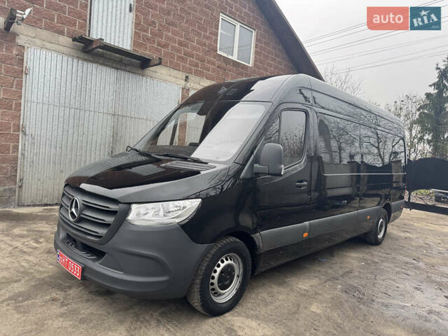Черный Мерседес Sprinter, объемом двигателя 2.2 л и пробегом 288 тыс. км за 27700 $, фото 1 на Automoto.ua