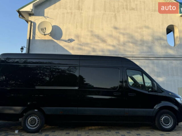 Черный Мерседес Sprinter, объемом двигателя 0 л и пробегом 270 тыс. км за 25900 $, фото 1 на Automoto.ua