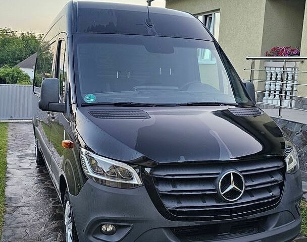 Черный Мерседес Sprinter, объемом двигателя 2.14 л и пробегом 172 тыс. км за 30357 $, фото 1 на Automoto.ua