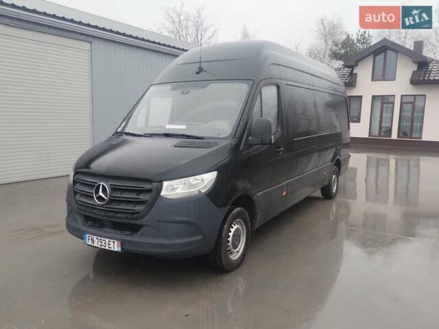 Черный Мерседес Sprinter, объемом двигателя 2.2 л и пробегом 282 тыс. км за 23300 $, фото 1 на Automoto.ua