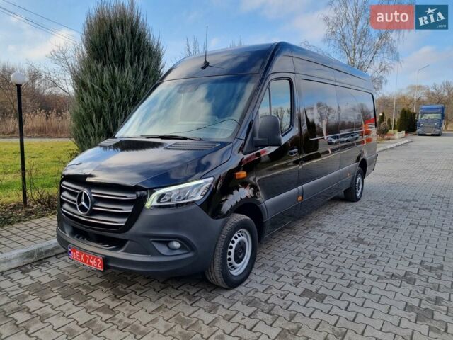 Черный Мерседес Sprinter, объемом двигателя 2.99 л и пробегом 596 тыс. км за 29750 $, фото 1 на Automoto.ua