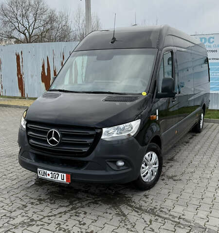 Черный Мерседес Sprinter, объемом двигателя 2.14 л и пробегом 170 тыс. км за 28975 $, фото 1 на Automoto.ua