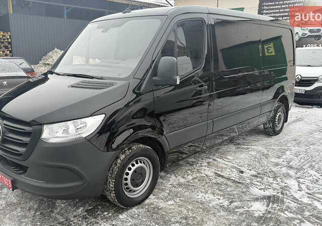 Черный Мерседес Sprinter, объемом двигателя 2.2 л и пробегом 274 тыс. км за 24800 $, фото 1 на Automoto.ua