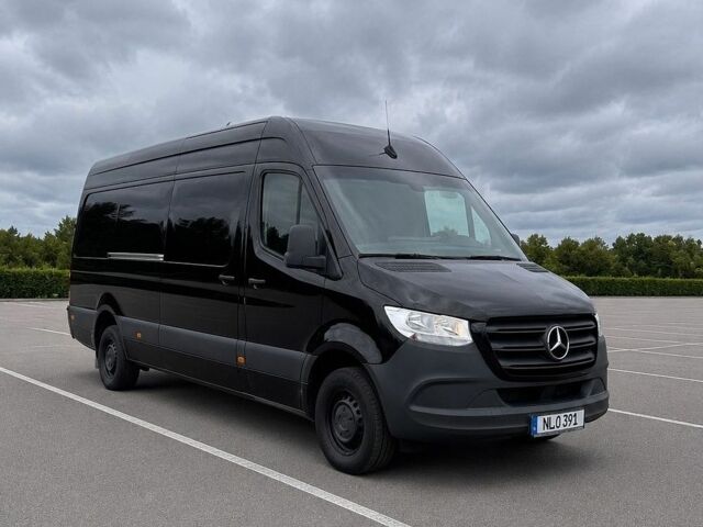 Черный Мерседес Sprinter, объемом двигателя 1.95 л и пробегом 326 тыс. км за 28500 $, фото 1 на Automoto.ua