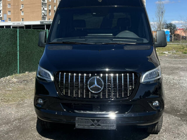 Черный Мерседес Sprinter, объемом двигателя 3 л и пробегом 130 тыс. км за 41999 $, фото 1 на Automoto.ua