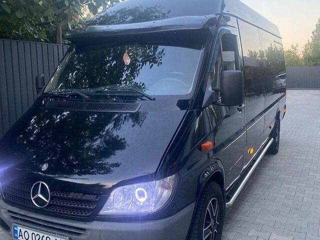 Черный Мерседес Sprinter, объемом двигателя 2.15 л и пробегом 666 тыс. км за 11300 $, фото 1 на Automoto.ua