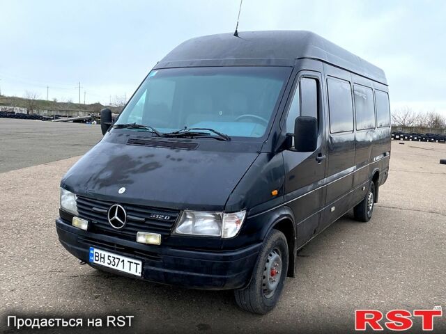 Черный Мерседес Sprinter, объемом двигателя 2.9 л и пробегом 647 тыс. км за 5000 $, фото 1 на Automoto.ua