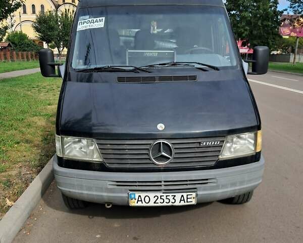 Черный Мерседес Sprinter, объемом двигателя 2.9 л и пробегом 306 тыс. км за 7500 $, фото 1 на Automoto.ua