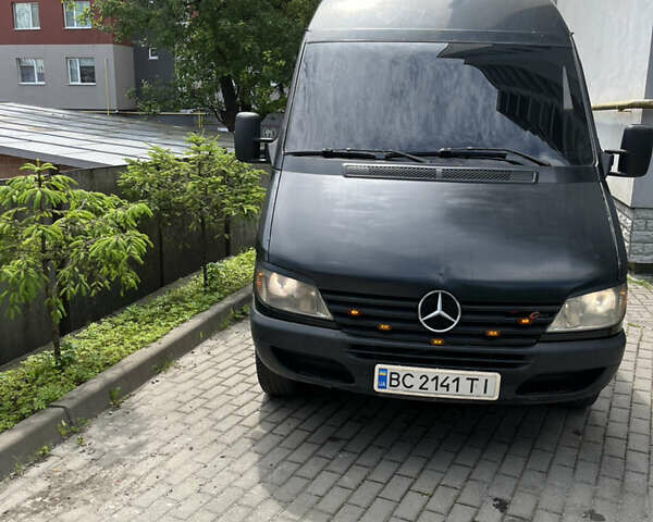 Черный Мерседес Sprinter, объемом двигателя 2.15 л и пробегом 780 тыс. км за 6150 $, фото 1 на Automoto.ua