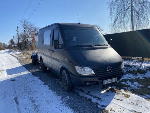 Черный Мерседес Sprinter, объемом двигателя 2.1 л и пробегом 540 тыс. км за 4500 $, фото 1 на Automoto.ua