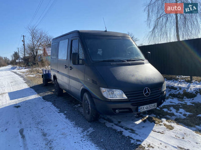 Черный Мерседес Sprinter, объемом двигателя 2.15 л и пробегом 570 тыс. км за 4050 $, фото 1 на Automoto.ua