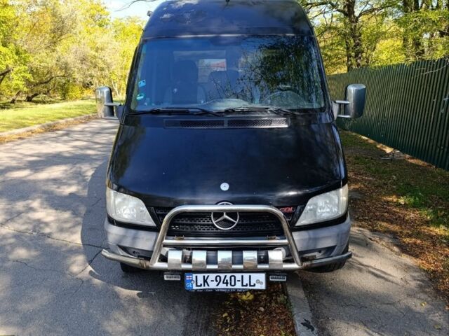 Черный Мерседес Sprinter, объемом двигателя 2.2 л и пробегом 280 тыс. км за 6000 $, фото 1 на Automoto.ua