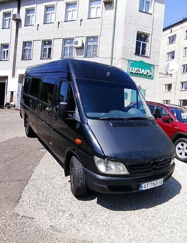 Черный Мерседес Sprinter, объемом двигателя 2.7 л и пробегом 400 тыс. км за 4000 $, фото 1 на Automoto.ua