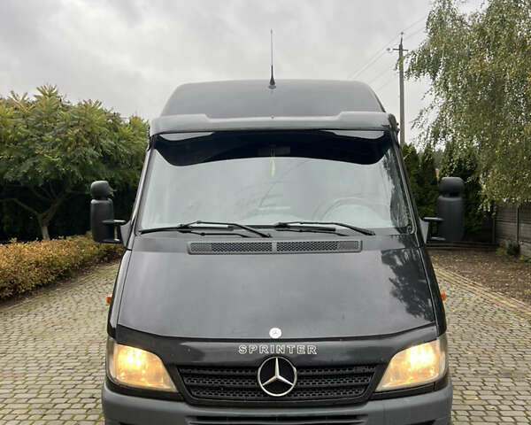 Черный Мерседес Sprinter, объемом двигателя 2.2 л и пробегом 15 тыс. км за 11800 $, фото 1 на Automoto.ua