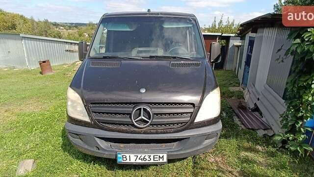 Черный Мерседес Sprinter, объемом двигателя 2.15 л и пробегом 300 тыс. км за 10000 $, фото 1 на Automoto.ua