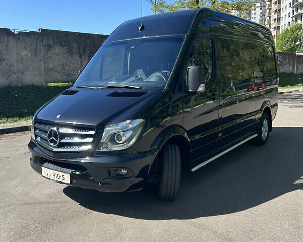 Черный Мерседес Sprinter, объемом двигателя 0 л и пробегом 273 тыс. км за 21800 $, фото 1 на Automoto.ua