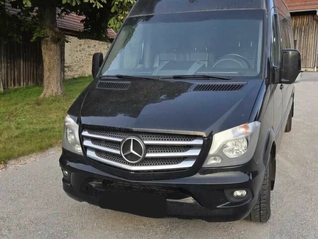 Черный Мерседес Sprinter, объемом двигателя 3 л и пробегом 77 тыс. км за 11000 $, фото 1 на Automoto.ua