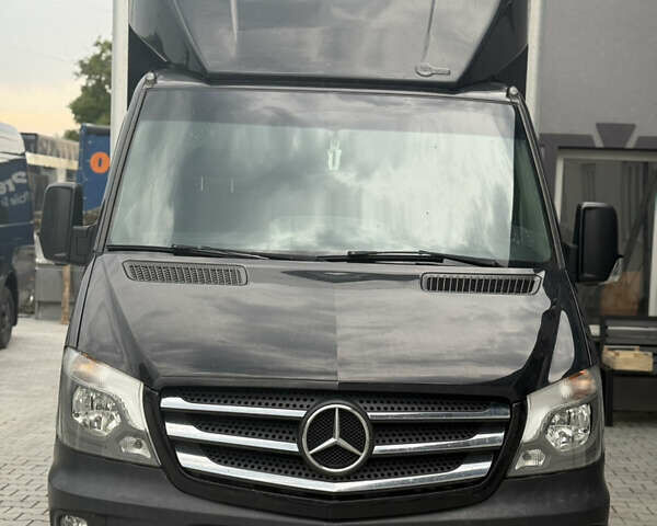Черный Мерседес Sprinter, объемом двигателя 0 л и пробегом 287 тыс. км за 23500 $, фото 1 на Automoto.ua
