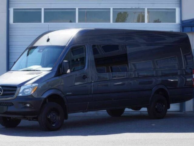 Черный Мерседес Sprinter, объемом двигателя 3 л и пробегом 79 тыс. км за 10000 $, фото 1 на Automoto.ua