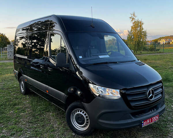 Черный Мерседес Sprinter, объемом двигателя 2.2 л и пробегом 208 тыс. км за 25000 $, фото 1 на Automoto.ua