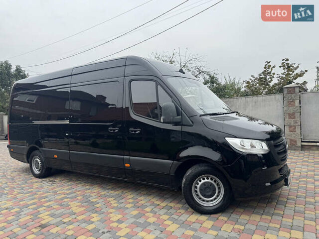 Черный Мерседес Sprinter, объемом двигателя 2.2 л и пробегом 300 тыс. км за 30500 $, фото 1 на Automoto.ua