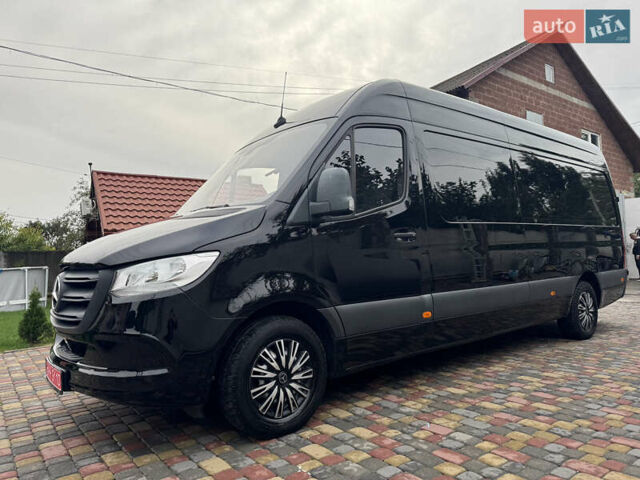 Черный Мерседес Sprinter, объемом двигателя 2.2 л и пробегом 257 тыс. км за 30990 $, фото 1 на Automoto.ua