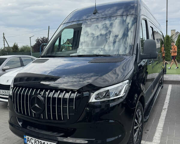 Черный Мерседес Sprinter, объемом двигателя 2.14 л и пробегом 130 тыс. км за 55000 $, фото 1 на Automoto.ua