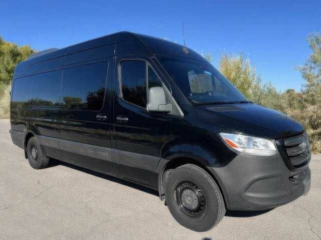 Черный Мерседес Sprinter, объемом двигателя 3 л и пробегом 34 тыс. км за 13500 $, фото 1 на Automoto.ua