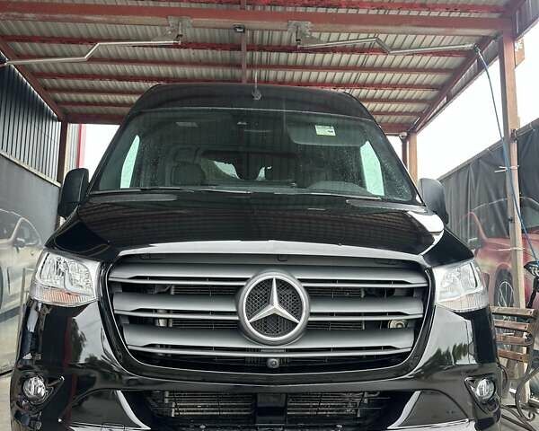 Черный Мерседес Sprinter, объемом двигателя 2.99 л и пробегом 116 тыс. км за 51966 $, фото 1 на Automoto.ua
