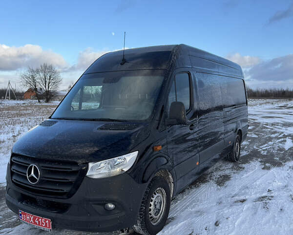 Черный Мерседес Sprinter, объемом двигателя 2.2 л и пробегом 218 тыс. км за 30500 $, фото 1 на Automoto.ua