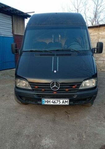 Черный Мерседес Sprinter, объемом двигателя 2.2 л и пробегом 500 тыс. км за 6500 $, фото 1 на Automoto.ua